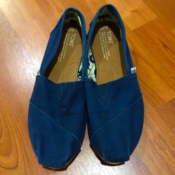 HP!🎉 TOMS | Navy Canvas Shoe - Picture 2 of 5